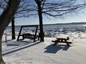 Coin détente avec sa vue sur le Fleuve au matin du 24 janvier 2025 !