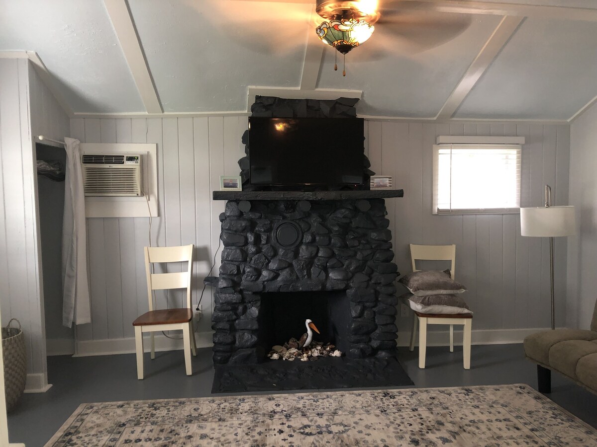 Lake Front Cottage #7!
