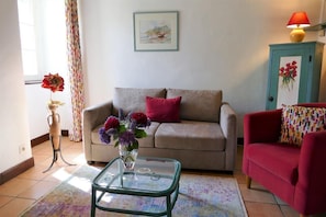 Living area. BaskoParadis