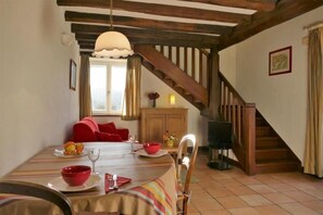 Living area. BaskoParadis