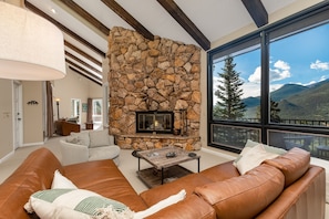 Living Room, Indoors, Room, Couch, Furniture