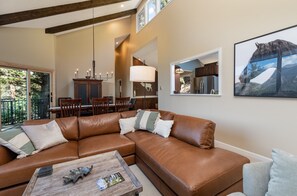 Living Room, Room, Indoors, Couch, Furniture