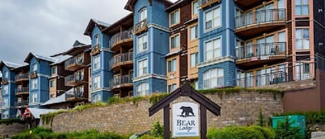 Approach to beautiful Bear Lodge