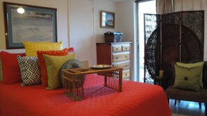 Comfy Studio with Southern exposure Balcony in the heart of Waikiki. 