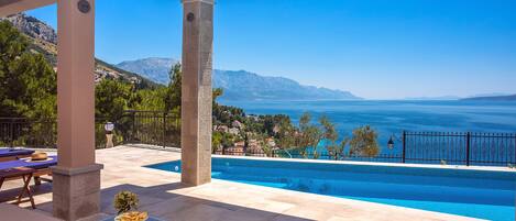 5 star Villa Porto Mimice with 40sqm private pool, 4 ensuite bedrooms