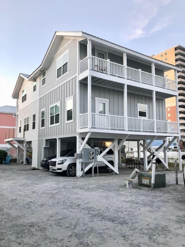 Duplex Beach House, Evening Tide 7. Completely remodeled in Spring 2021. 