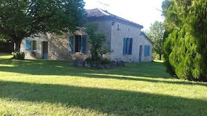venez découvrir notre agréable gite en pierre du quercy pour vos vacances