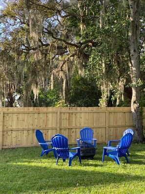 Fire pit with seating