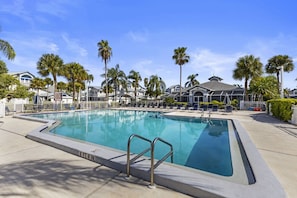 Bayside Pointe Pool Area