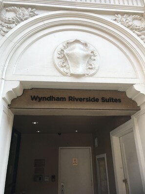Wyndham Riverside Suites - in an historic building - prime San Antonio location