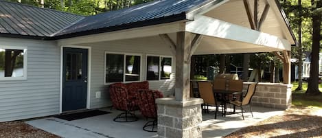 Outdoor Living area with Gas Grill