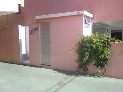 Aconchegante  apartamento a 150 mtrs da Praia Grande. 
