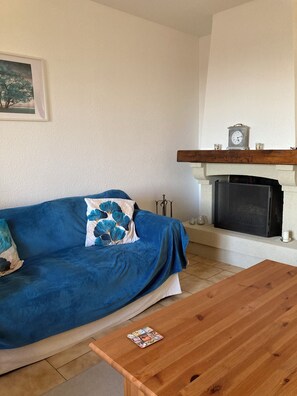 Lounge Fireplace