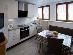 zZDEAKTIV_Ferienwohnung Seeblick, 60 qm, Balkon, 2 Schlafzimmer, max. 5 Personen-Küche