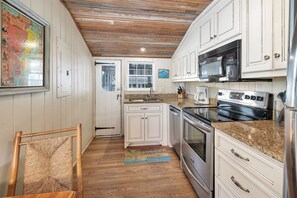 416 Union - Compound - Kitchen