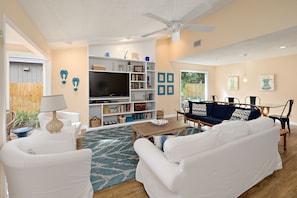 2108 Bruce Drive - Living Space
