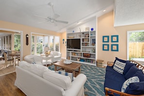 2108 Bruce Drive - Living Space