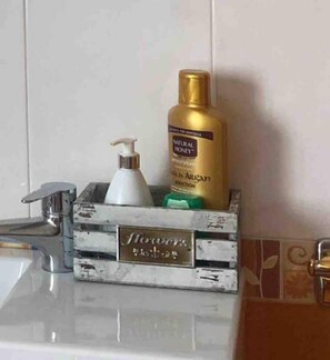 Bathroom amenities