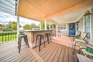 Furnished Deck | Gas Grill