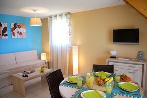 The properties here are individually decorated meaning that there may be some difference in the decor between each unit.