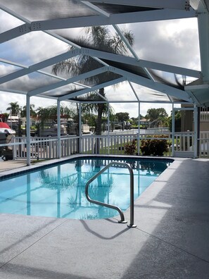 Lovely heated pool.