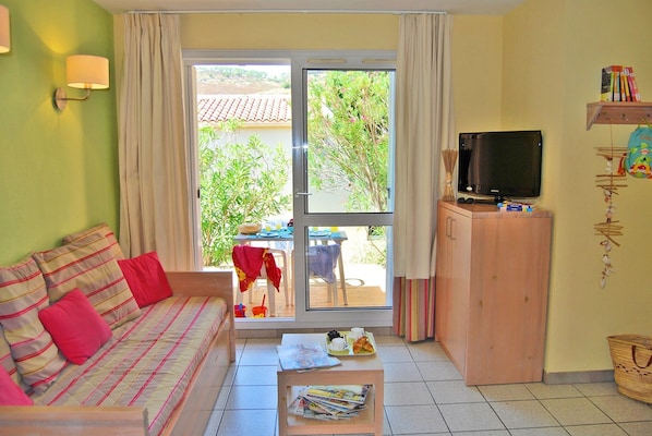 Welcome to our cozy apartment by the beach!