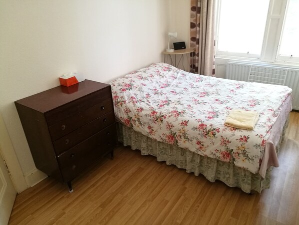 Bed room 1