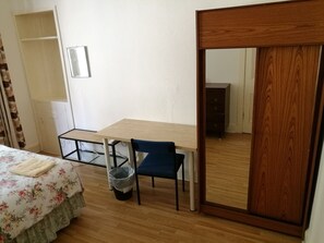 Bed room 1 Entry view