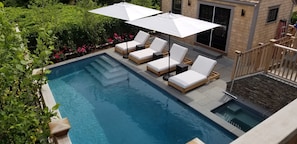 pool w/private cabana