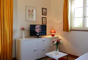 Living area. BaskoParadis