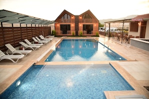 Utomhuspool