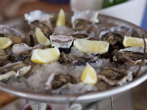 Alimentos y bebidas