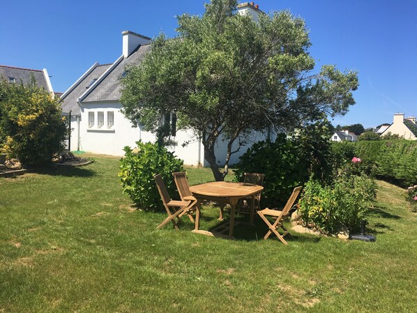 Vue du jardin (arrière de la maison)