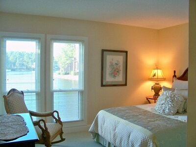 Stunning Lakeviews in Pinehurst! 