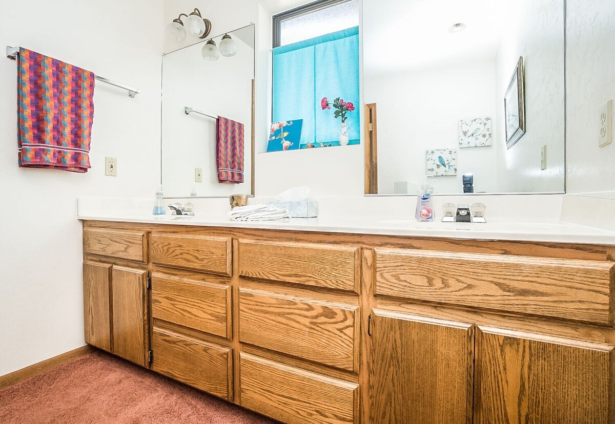 New listing! Greer Getaway-Close to skiing & more!