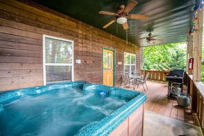 ALPINE ROSE - Hot tub