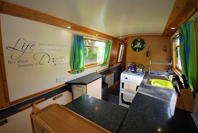 Narrowboat - Sleeps 10 - Raki Raki - 69ft