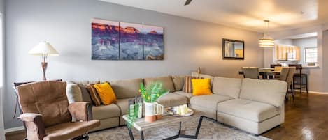 You will absolutely love Saguaro Sunrise! This 2 bedroom/2 bath condo is in the heart Arizona's iconic cities!