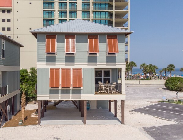 Sea Salt Cottage
Comfy deck with beach views!