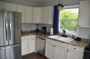 Full Kitchen 