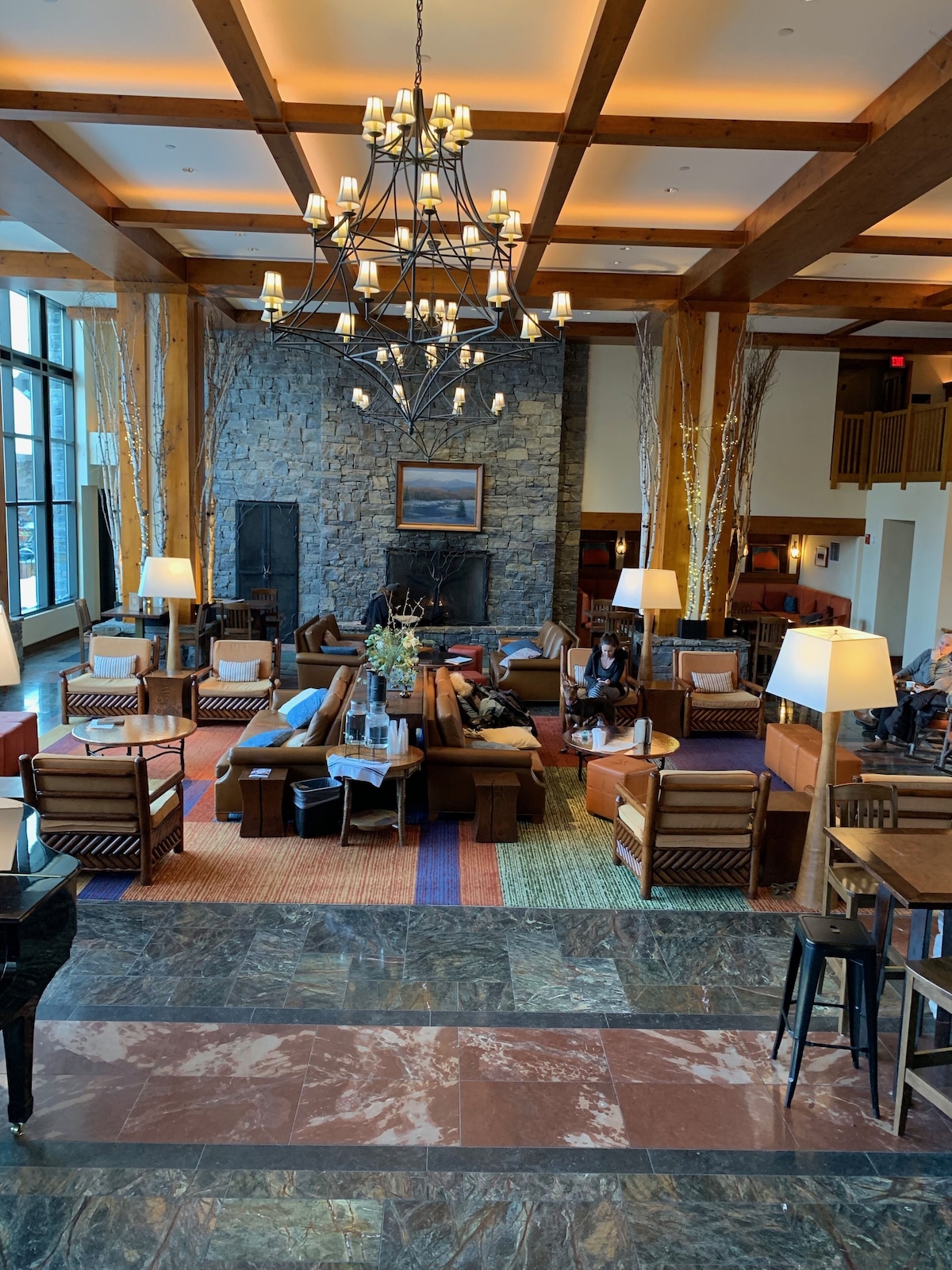 Luxury Studio Available Ski in -ski out Village Plaza & Spruce Peak View