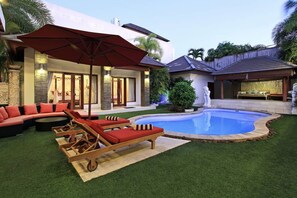 Cantik, 5 BR Seminyak