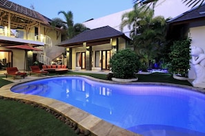 Cantik, 5 BR Seminyak