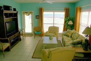 Large and Comfortable Living Room w/ flat panel and Beautiful Views