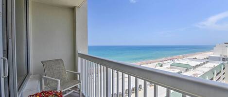Daytona Beach Vacation Rental | 1BR | 1BA | Step-Free Access | 682 Sq Ft