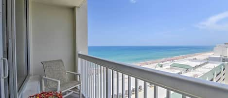 Daytona Beach Vacation Rental | 1BR | 1BA | Step-Free Access | 682 Sq Ft