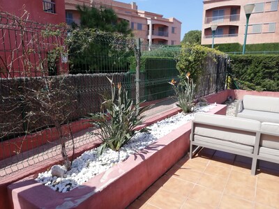 Very spacious ground floor apartment with large private garden and close to the sea