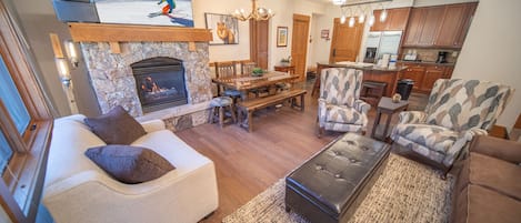 Luxury Ski-in Ski-out condo at Lone Eagle!