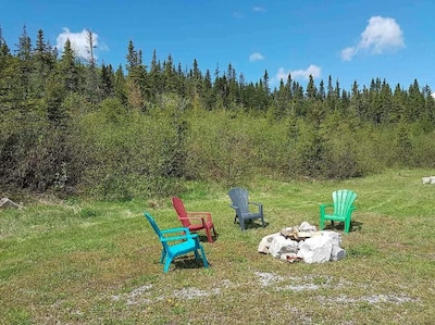 Located 12 km from Deer Lake Airport Thickwood is prime location to explore Newfoundland - Room 1