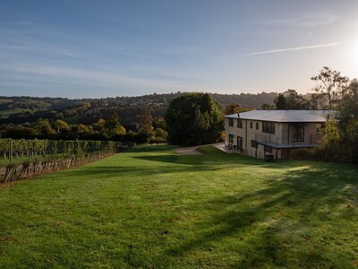  Stunning Cotswold Contemporary House set in the vineyards of Woodchester Valley